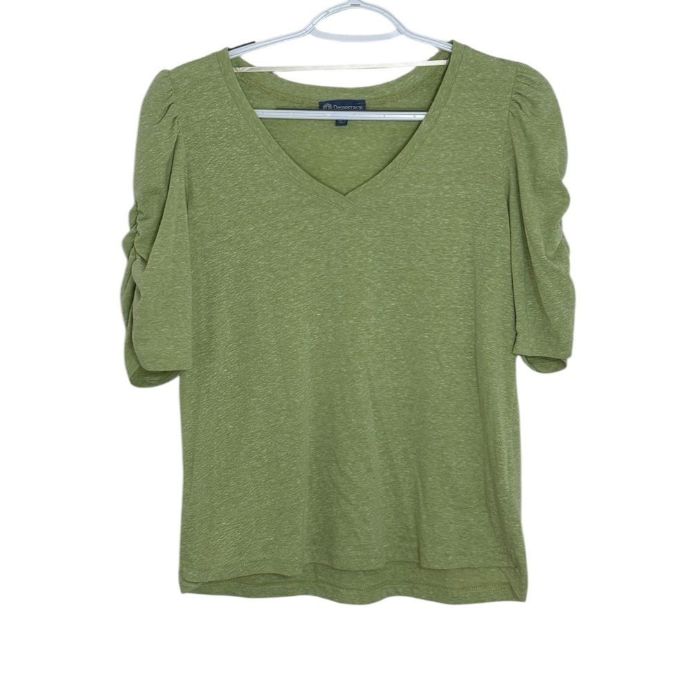 Democracy ruched shoulders quater sleeves tee Size Medium